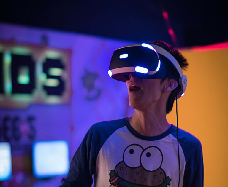tech technology vr vr headset headset boy 1629858 pxhere.com